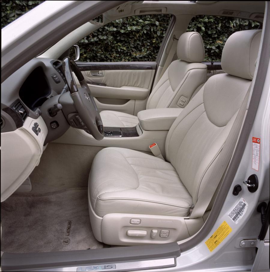  Lexus LS430 2001 года  (фото 32 из 56)